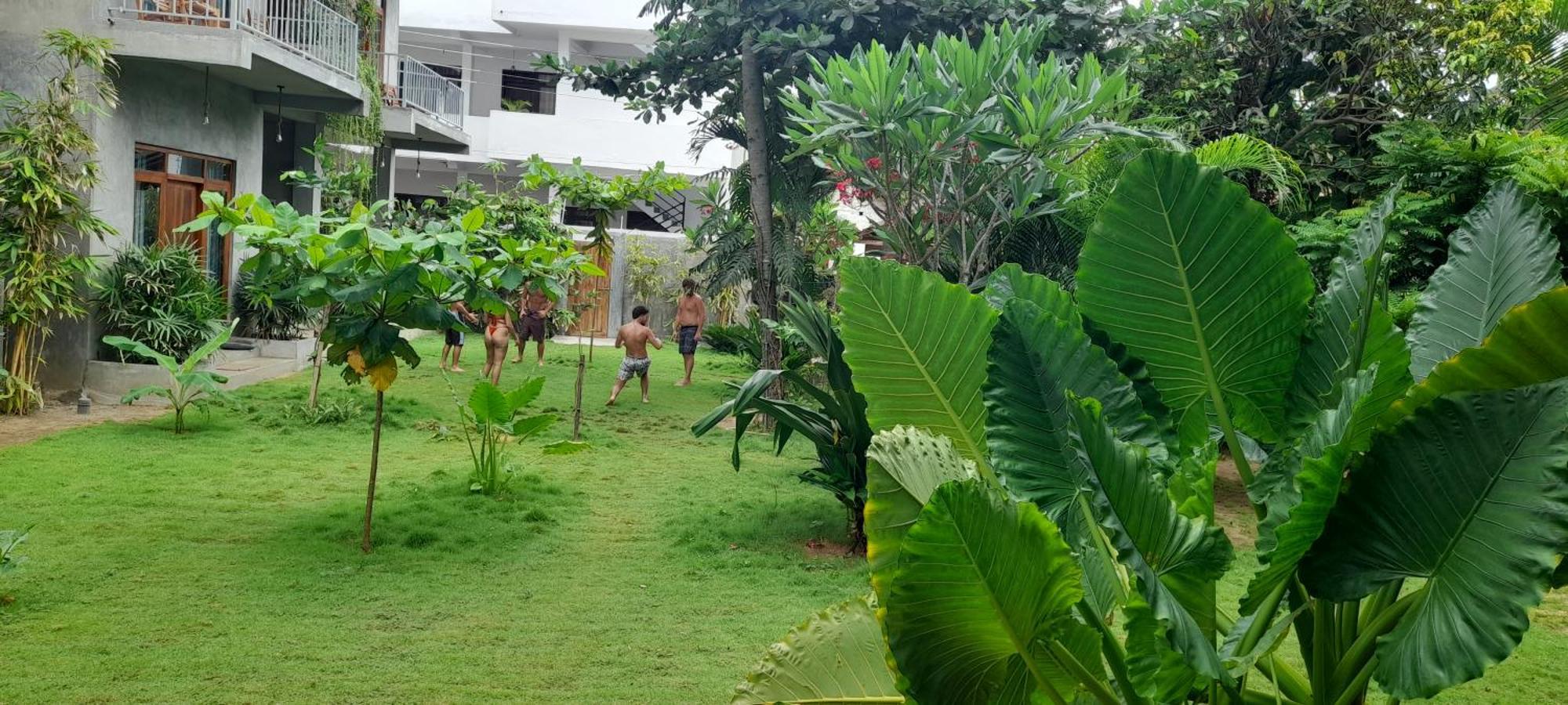 Surf Gangs Arugambay Hotel Baía de Arugam Exterior foto